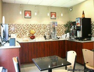 Super 8 By Wyndham Mars/cranberry/pittsburgh Area Hotel
